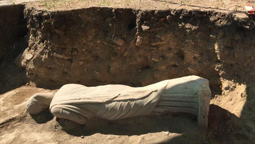 Statua žene iz 3. veka naše ere otkrivena je u drevnom gradu Perga