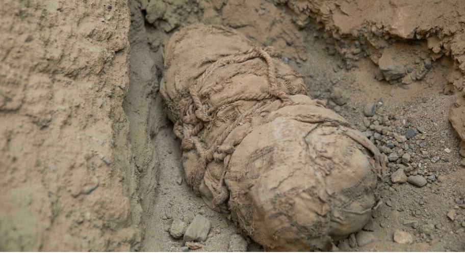 Mumije žrtvovane dece otkrivene su u Peruu u grobu plemića