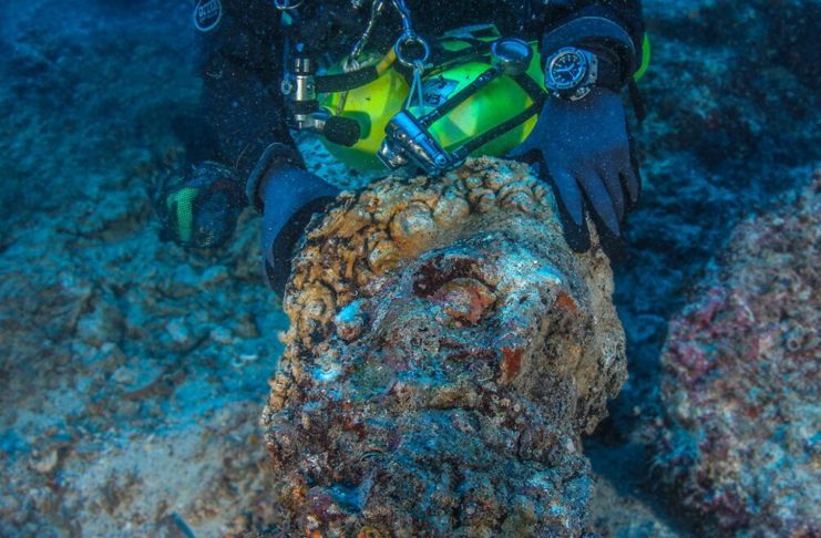 Arheolozi su otkrili masivnu mermernu glavu Herkula na olupini broda Antikitera