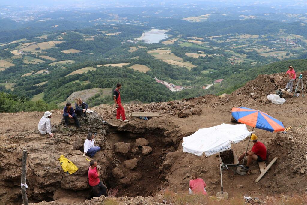 Praistorijski rudnik na lokalitetu Prljuša, Mali Šturac na planini Rudnik-arheološka istraživanja