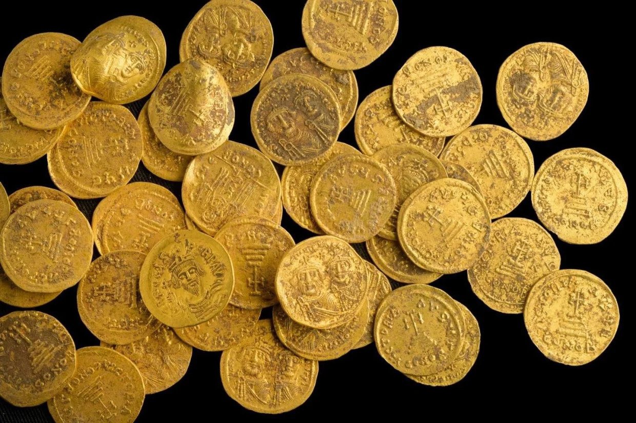 Izraelski arheolozi iskopali ostavu od 44 zlatnih novčića iz 7. veka