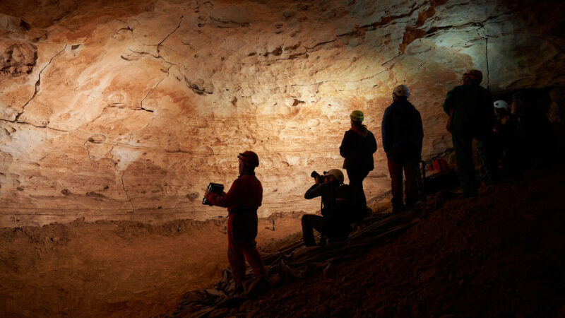 Više od 100 pećinskih gravura pronađeno u pećini u Španiji