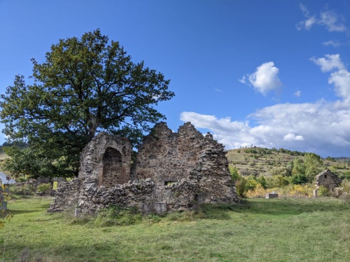 Srednjovekovni Manastir Ubožac – srpska svetinja u ruševinama
