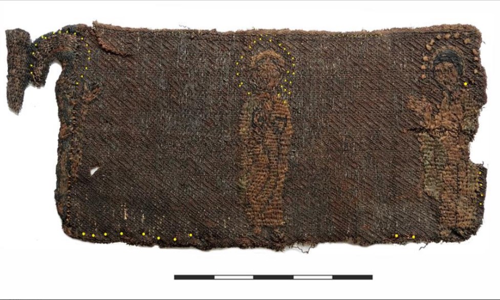 Na srednjovekovnom groblju pronađena tkanina sa izvezenim Isusom Hristom
