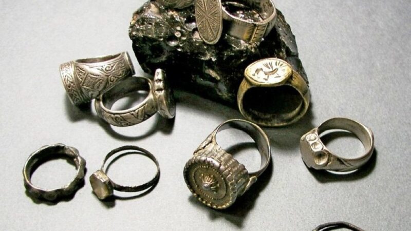 Srednjovekovno prstenje iz arheološke zbirke Gradskog muzeja Sombor na izložbi
