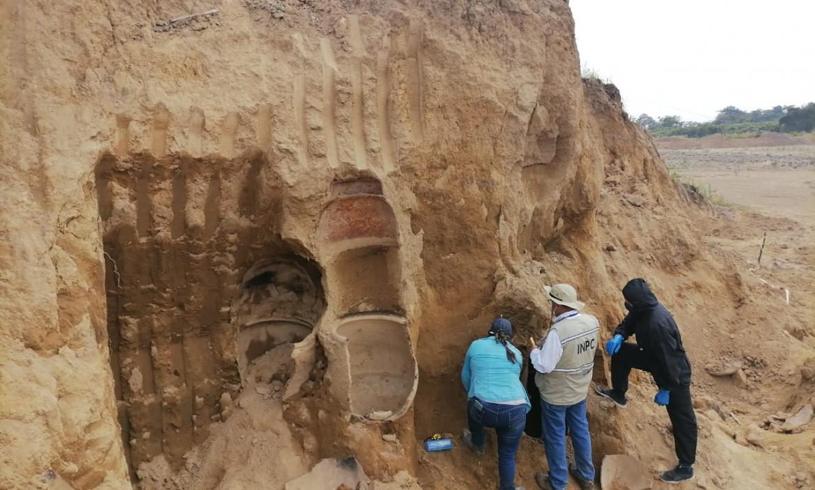 Arheolozi su iskopali jedinstvene gigantske urne u Ekvadoru