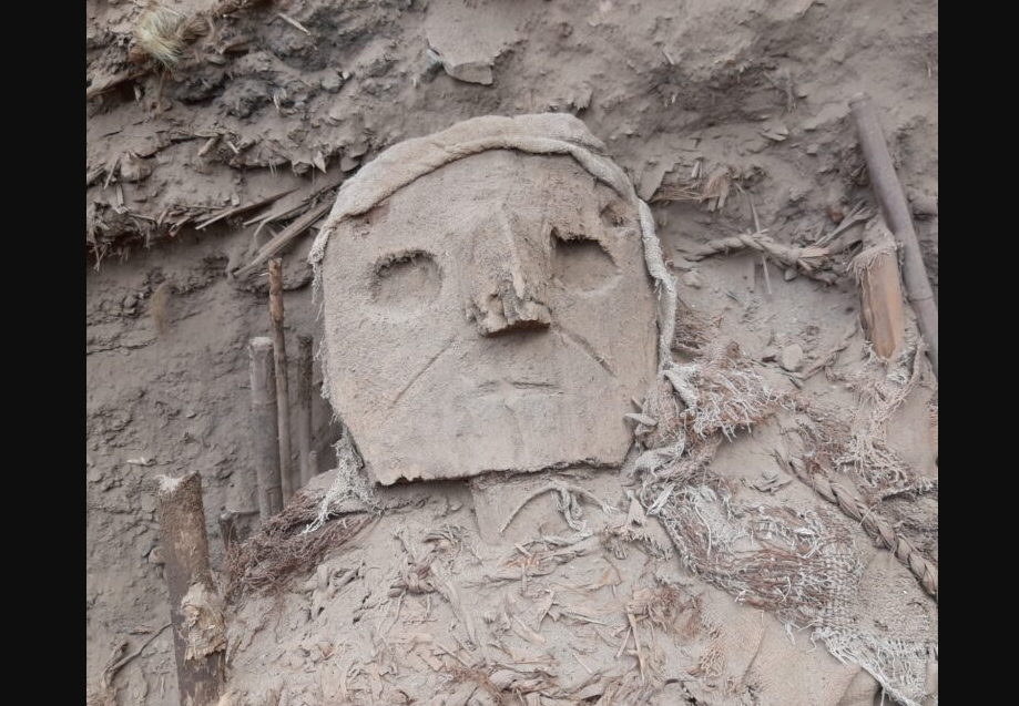 Arheolozi u Peruu iskopali 73 neoštećenih mumija sa maskama