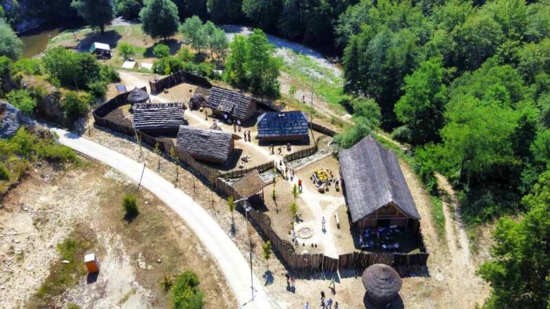 Neolitski muzej na otvorenom – Saznajte kako je izgledao život pre 7.000 godina!