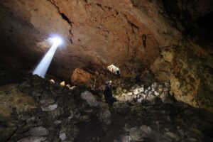 Špilja Crno jezero na Pelješcu