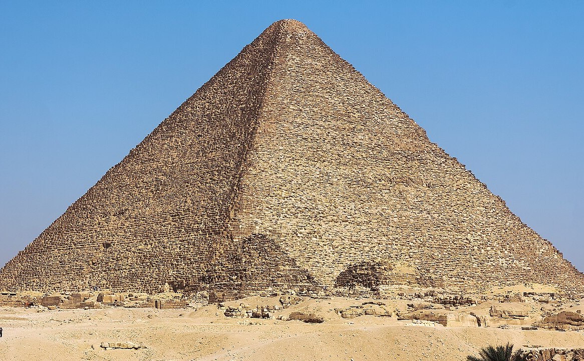 Ko je izgradio piramide u Egiptu?