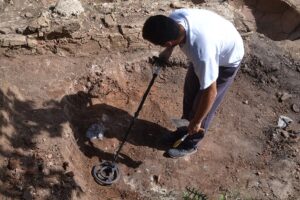 Upotreba metal-detektora na arheološkom nalazištu