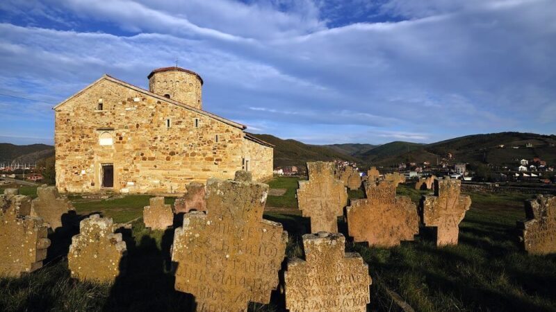 Šta se to gradi u porti Petrove crkve i zašto je javnost besna?
