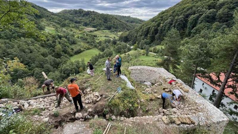 Arheolozi završili istraživanja Starog grada Teočeka