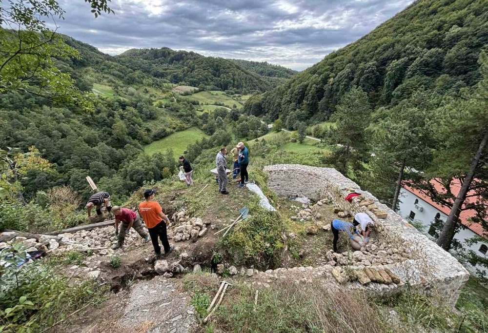 Arheolozi završili istraživanja Starog grada Teočeka