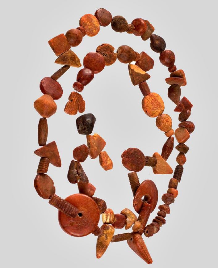 Praistorijska ogrlica od ćilibara