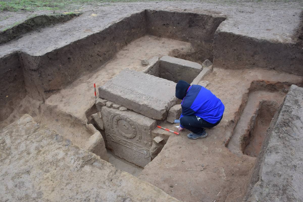 Dok je uklanjao drvo na svom imanju, otkrio je 1.800 godina stare rimske grobnice