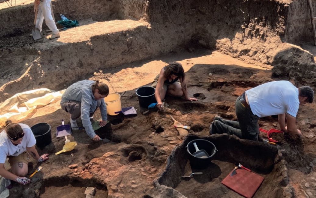 Misteriozni neolitski pečati sa Svinjaričke Čuke: čemu su služili i šta nam otkrivaju?