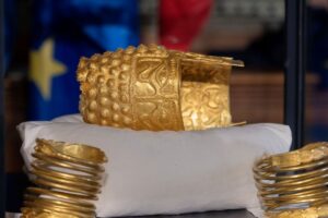 Zlatni artefakti koji vraćeni nakon krađe iz Drents muzeja