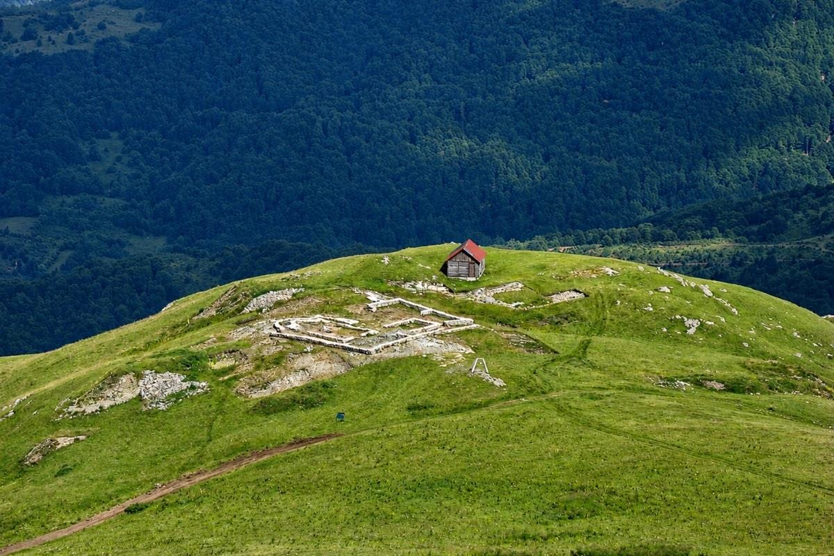 Nebeske stolice na obroncima Kopaonika – ranohrišćanska crkva na 1.800 metara posvećena zaštitniku rudara Svetom Prokopiju